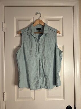 Eddie Bauer Light Blue Sleeveless Button-Front Shirt